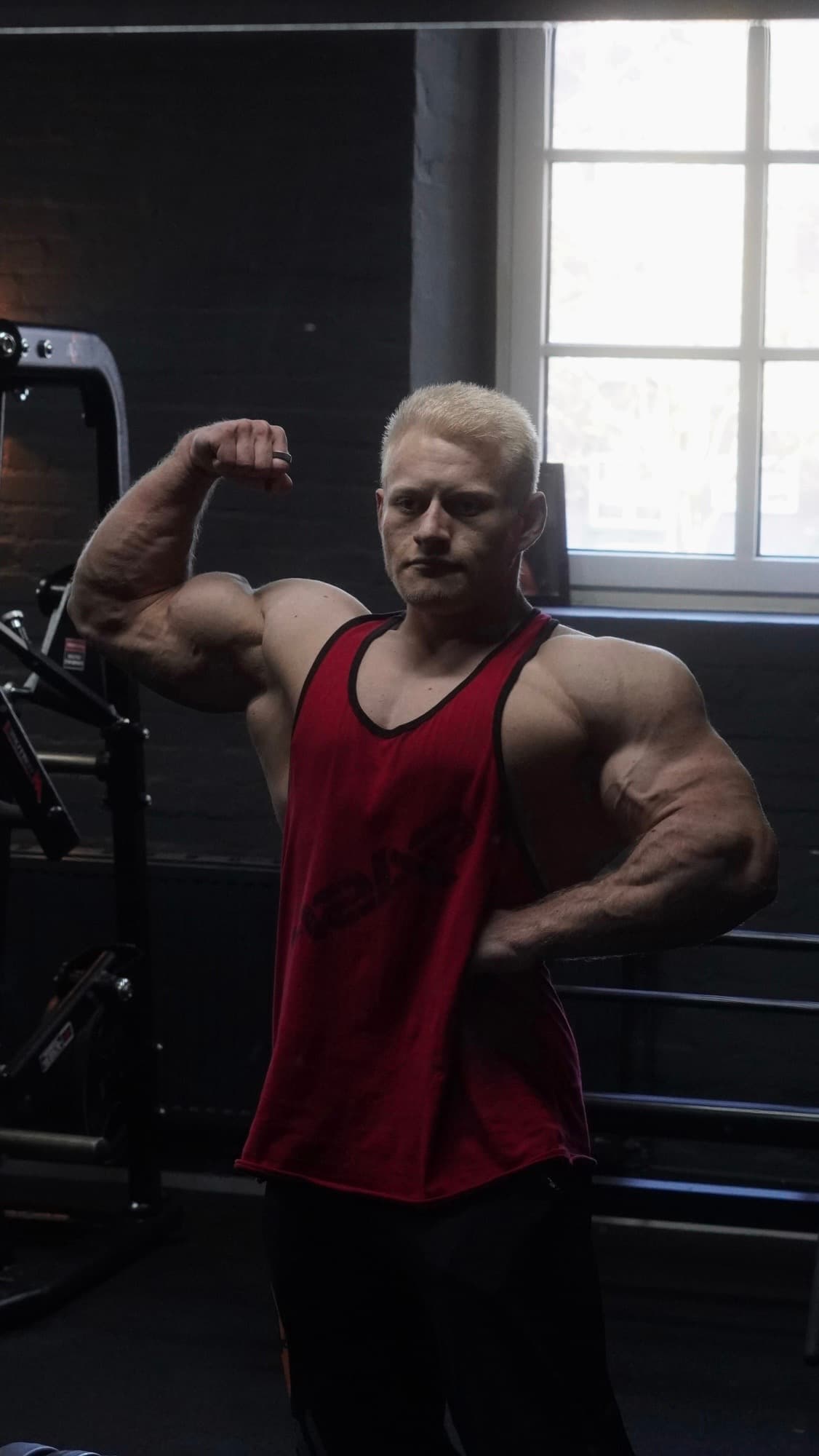 David — Biceps Pose